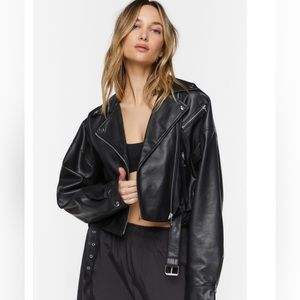 Forever 21 womens  faux leather cropped moto jacket.